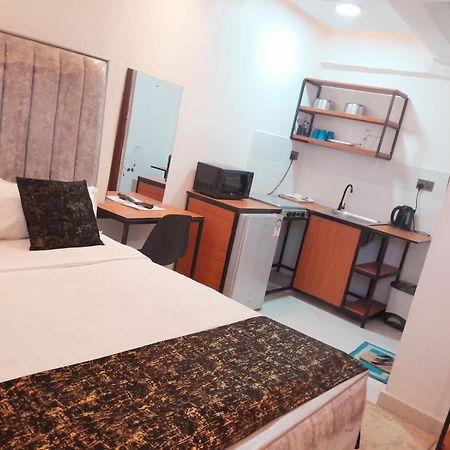 Sandalwood Suites Nakuru - Studios & One Bedroom Suites Esterno foto