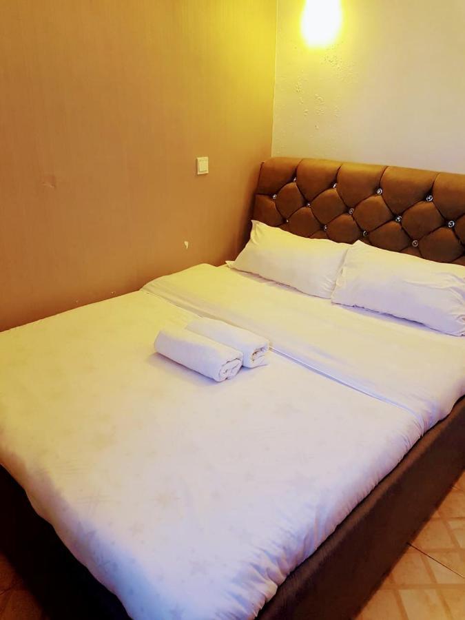 Sandalwood Suites Nakuru - Studios & One Bedroom Suites Esterno foto