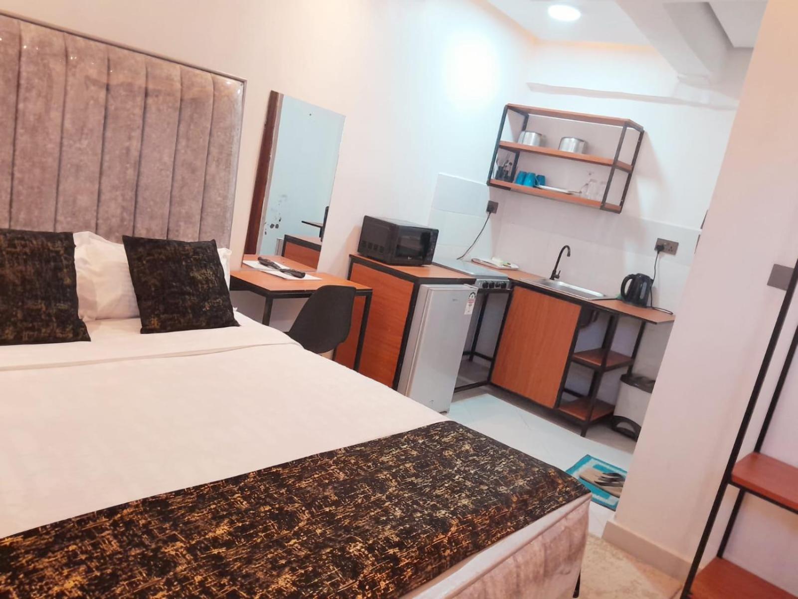 Sandalwood Suites Nakuru - Studios & One Bedroom Suites Esterno foto